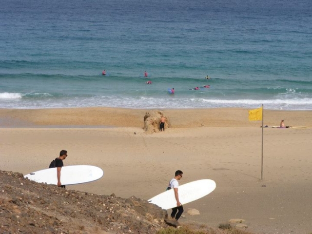 llegando a la playa